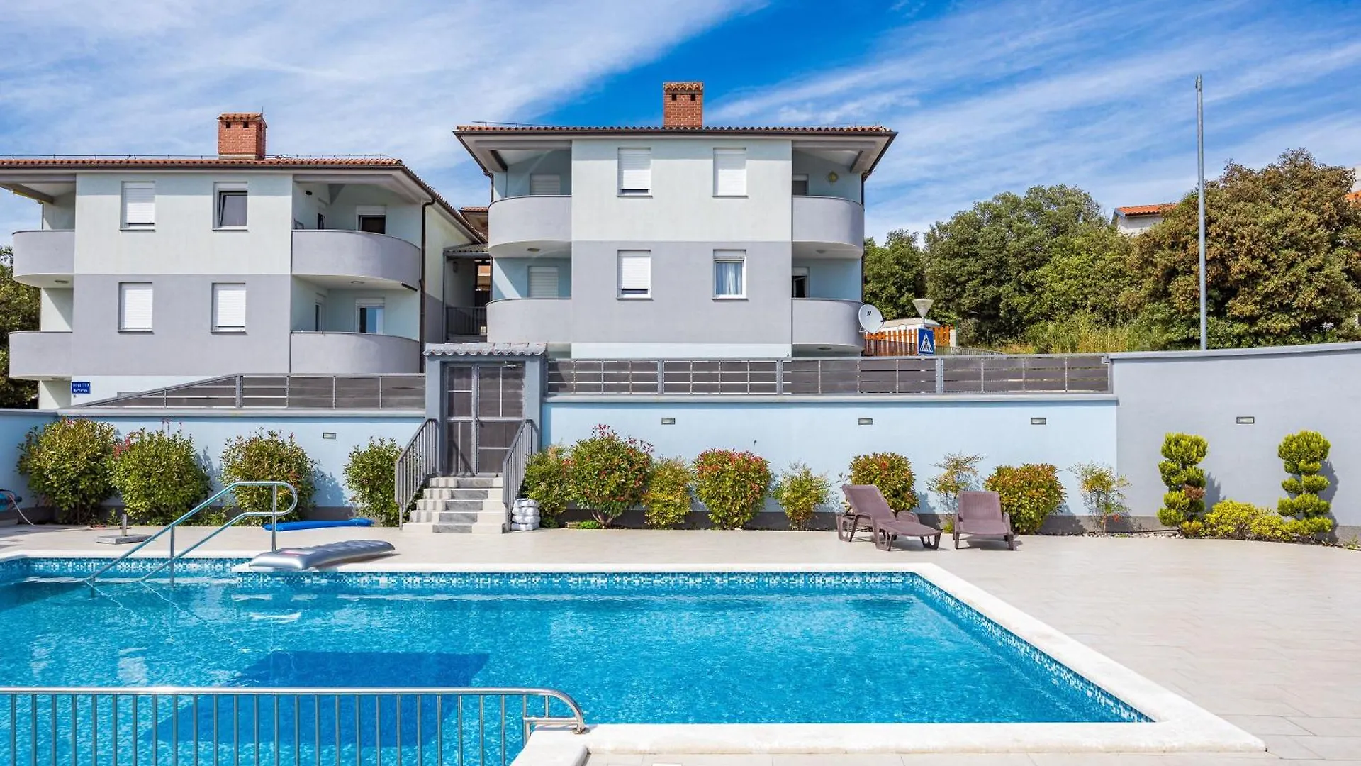 Mery'S Sunny Pool Apartment - Happy Rentals Vodnjan